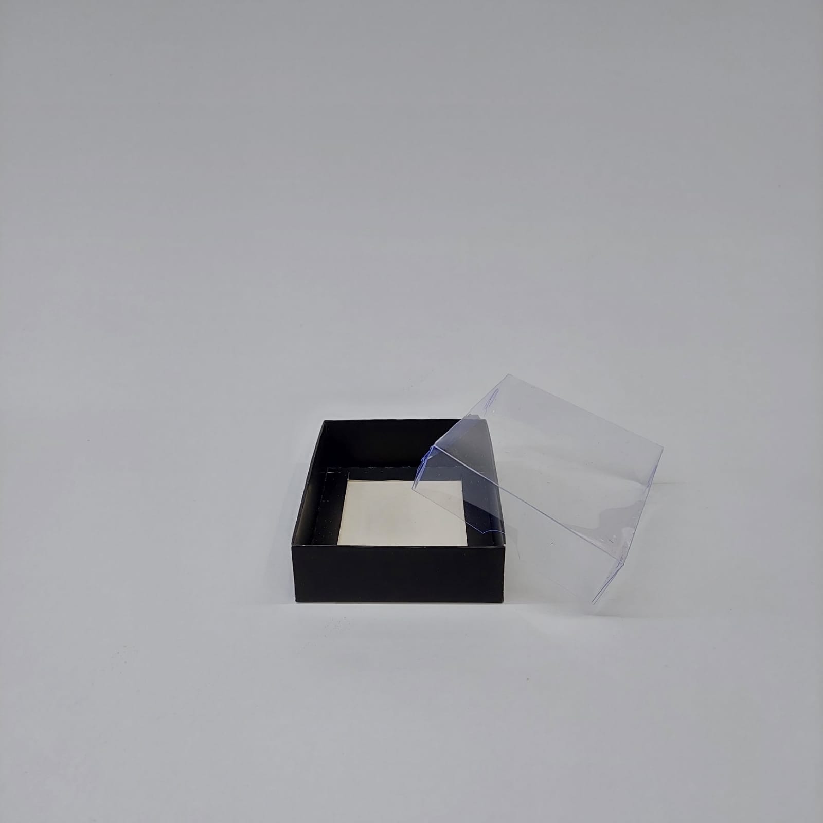 12x9x3 Siyah Altı Karton Üzeri Asetat Kutu