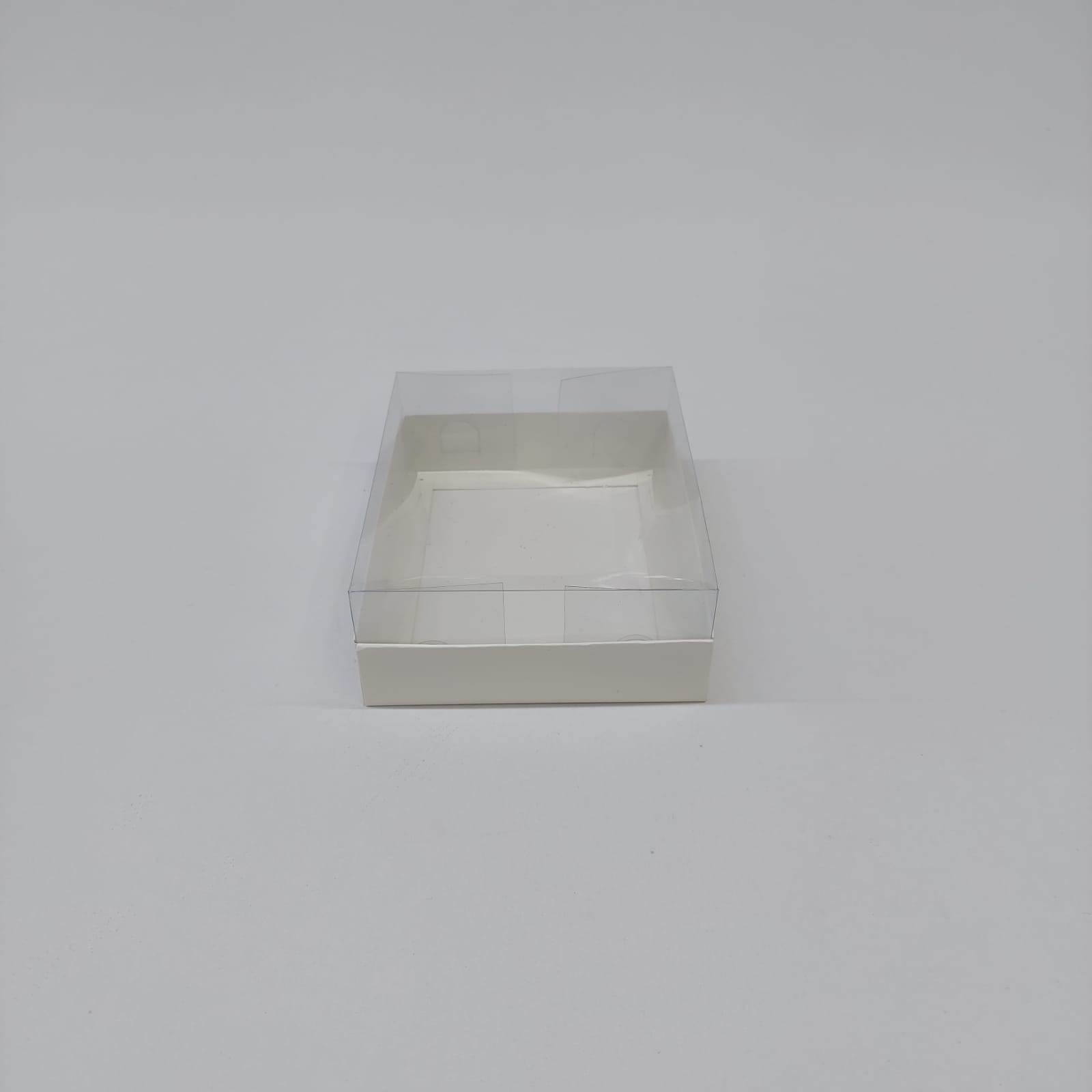 15x12x5 Beyaz Altı Karton Üzeri Asetat Kutu