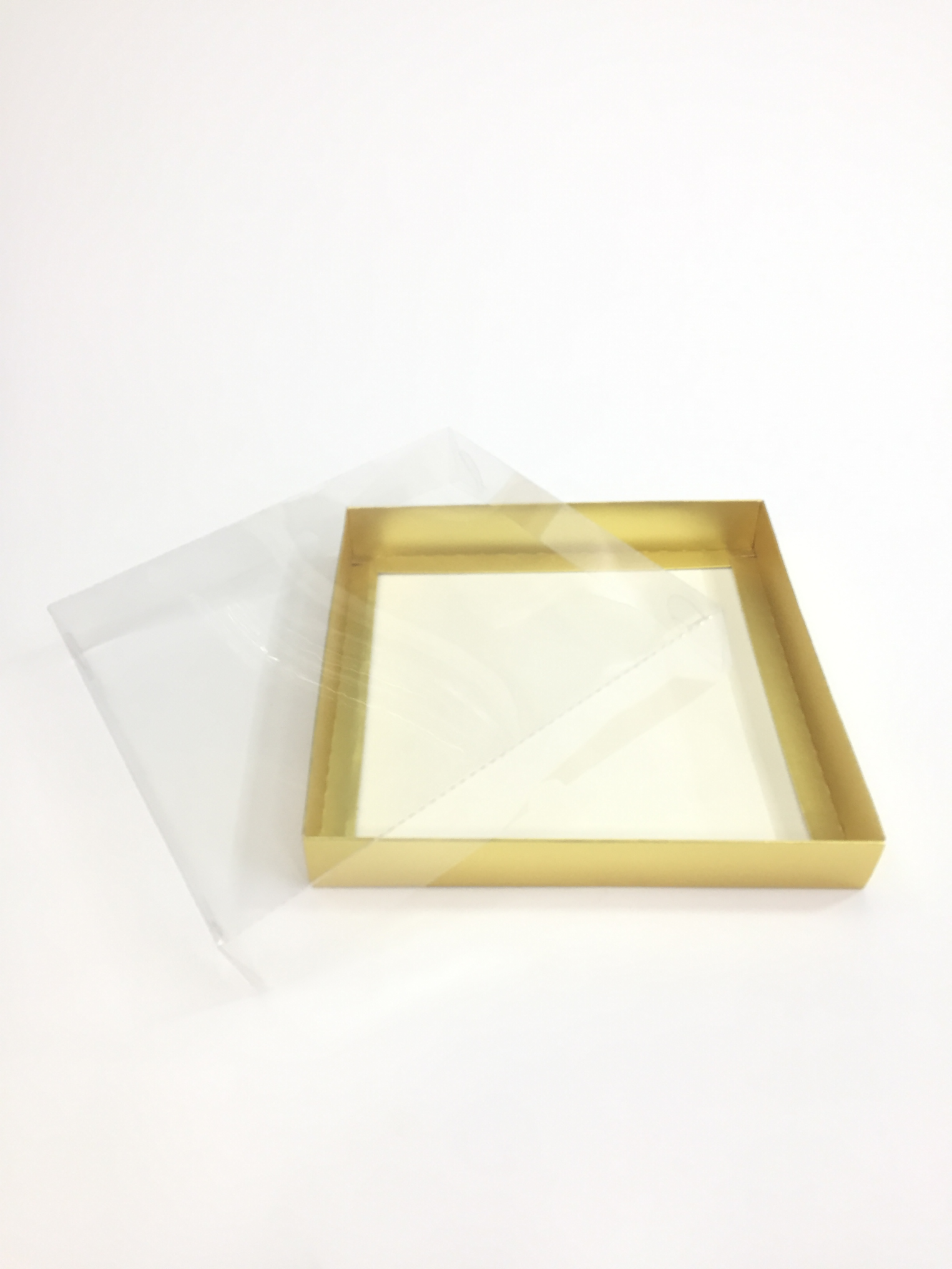 20x20x3 Altın Altı Karton Üzeri Asetat Kutu