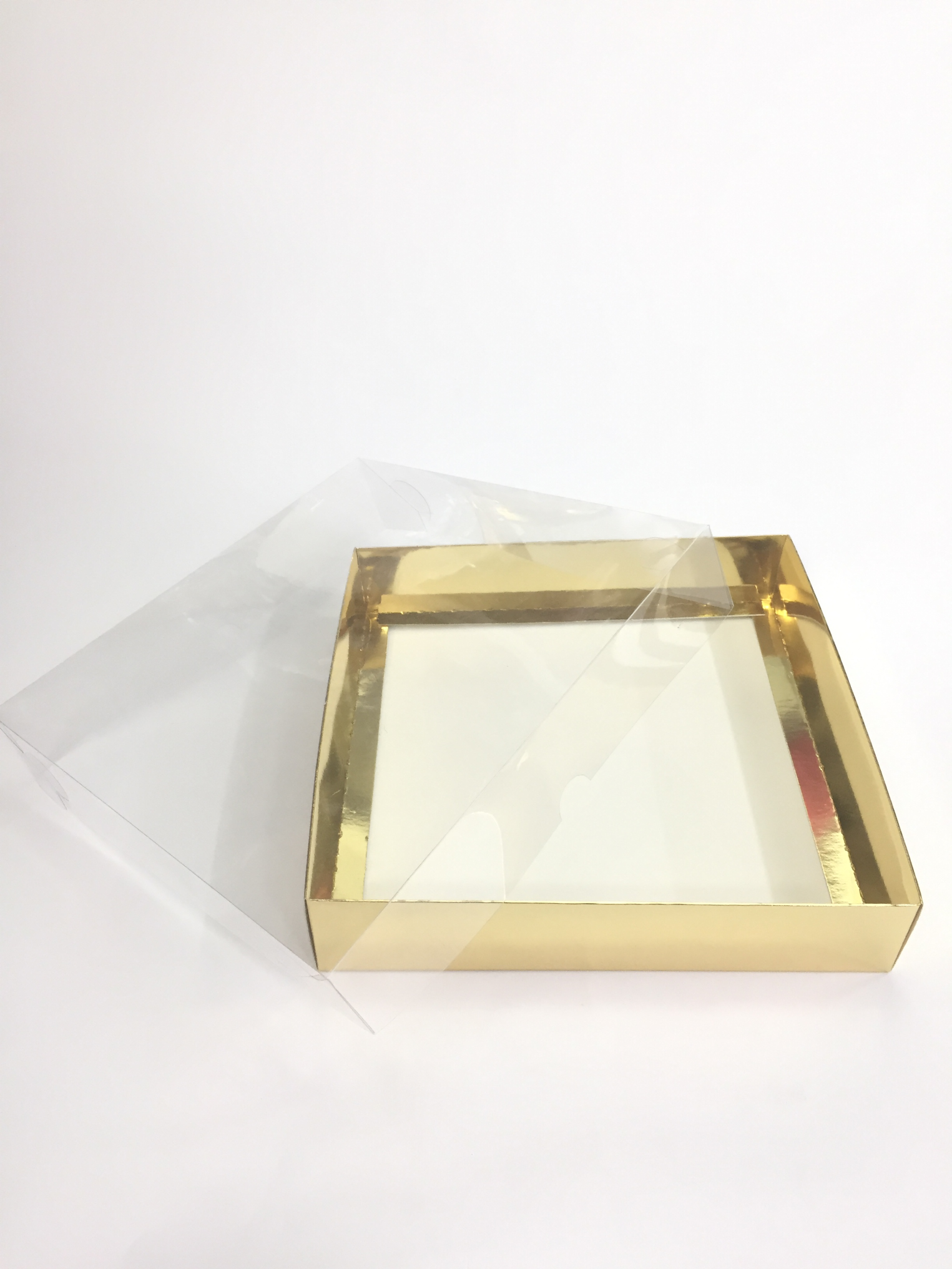 25x25x5 Altın Altı Karton Üzeri Asetat Kutu