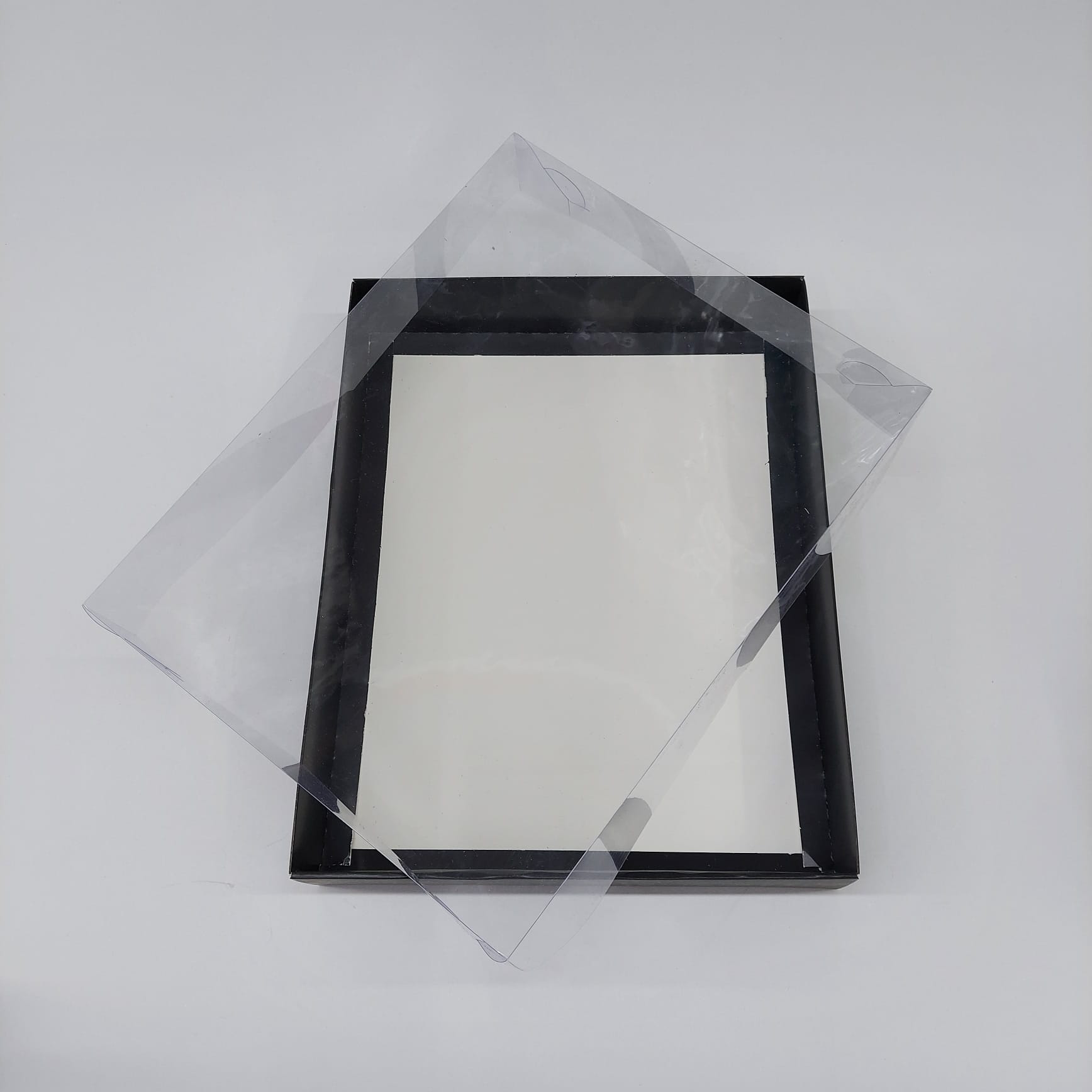 33x26x5 Siyah Kutu