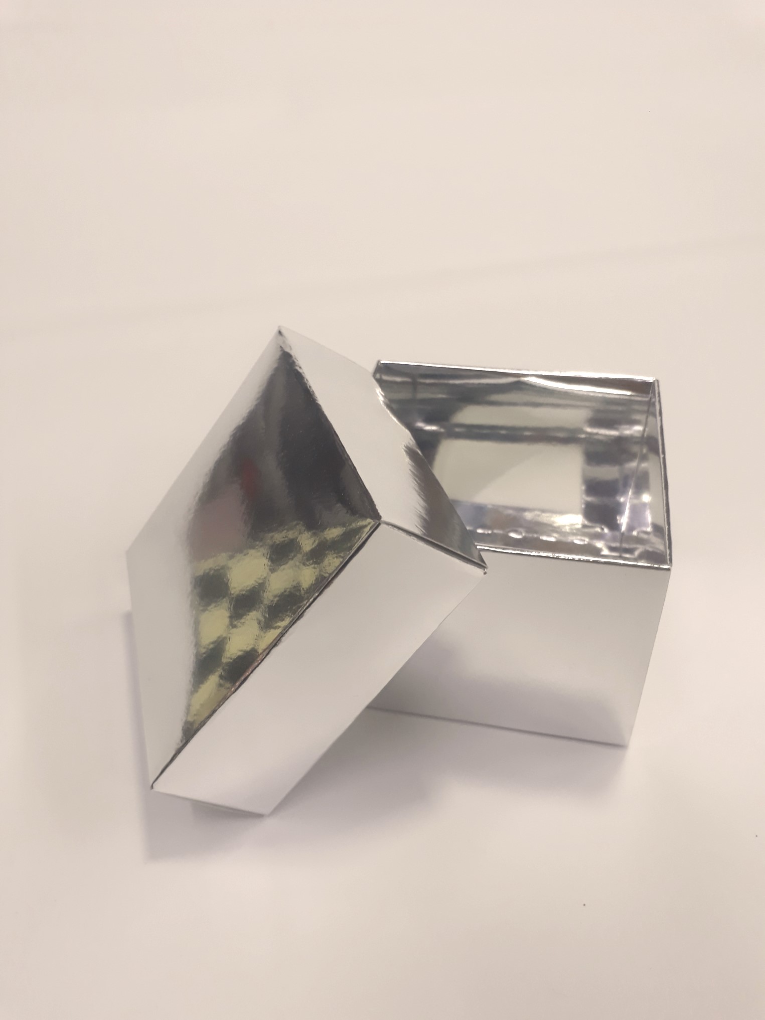 8x8x6 Komple Gümüş Kutu