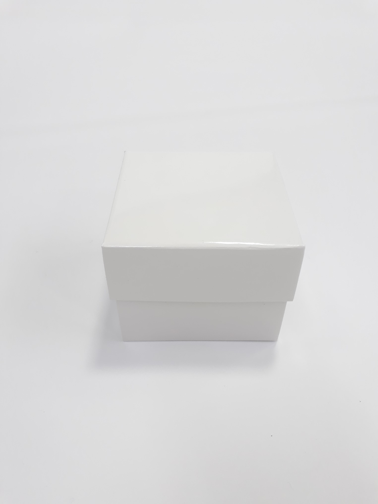8x8x6 Komple Beyaz Kutu