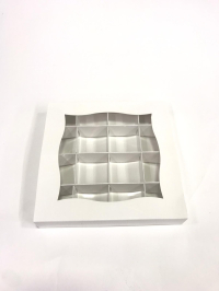 18x18x3 16 Bölmeli Beyaz Çikolata Kutusu